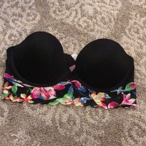 Victoria’s Secret Pink strapless bra